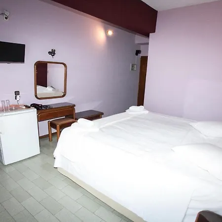 Petania & Apartmanhotel 3*