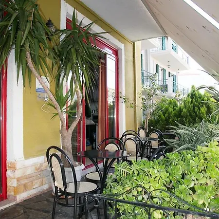 Petania Hotel&apartments 3*