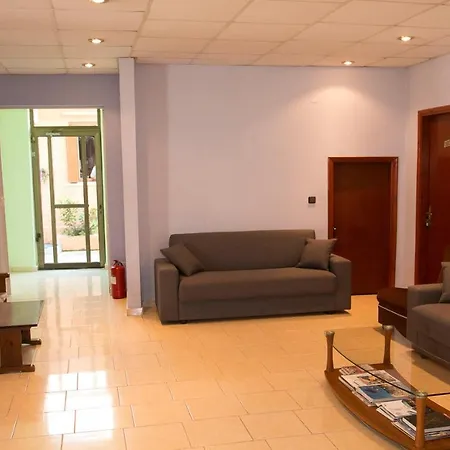 Petania & 3* ליקסורי