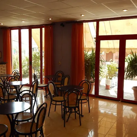 Petania Hotel&apartments Hotel apartamentowy Lixouri