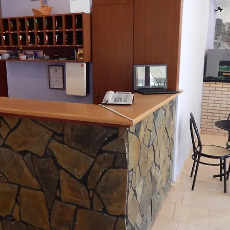 Petania Hotel&apartments 3*