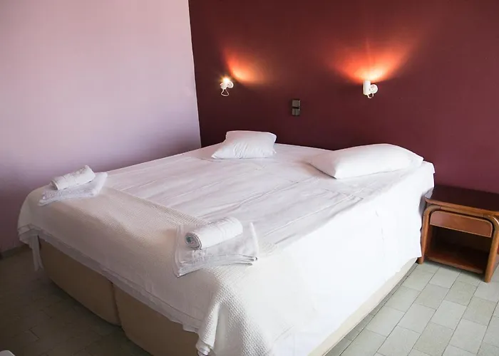 Aparthotel Petania & 3*