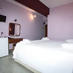 Petania & Apartahotel 3*