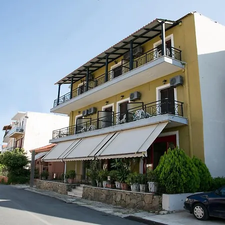 Petania & Aparthotel 3*