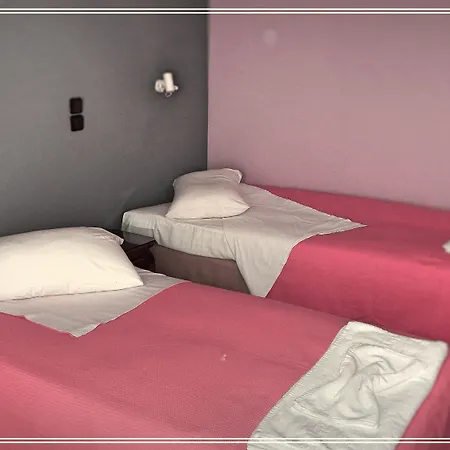 Petania & Aparthotel 3*
