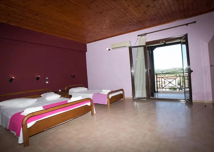 Petania & Apartmanhotel 3*