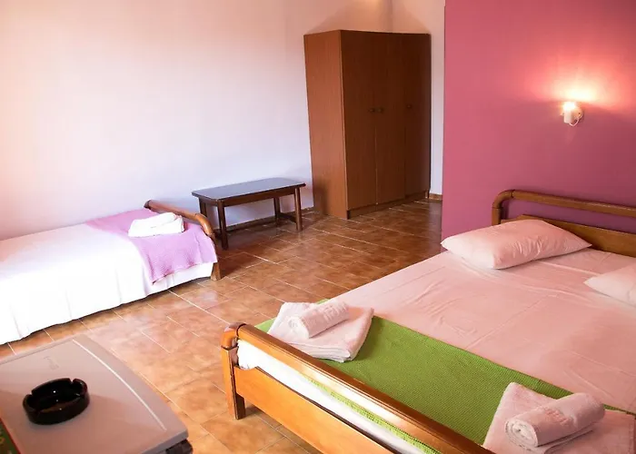 Petania & Apartmanhotel 3*