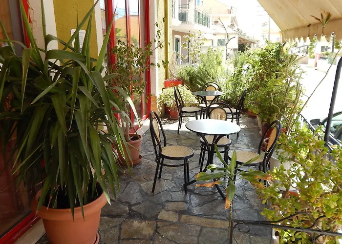 Petania & Apartmanhotel 3*