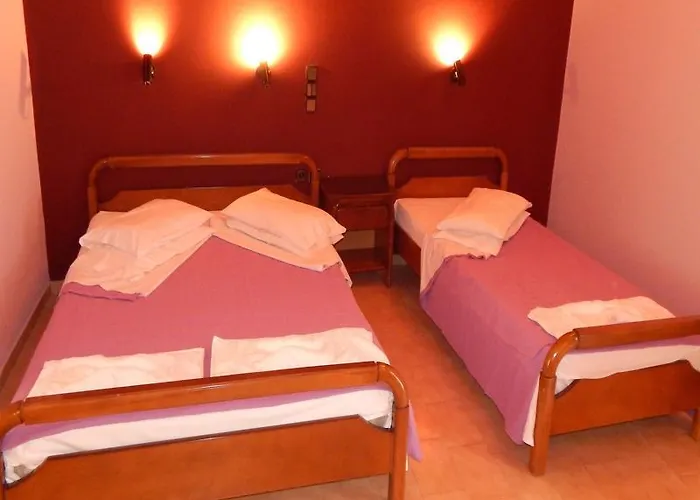 Ξενοδοχείο με διαμερίσματα Petania &