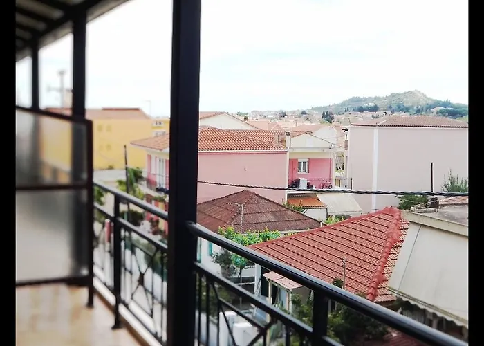 Petania & 3* Lixúri